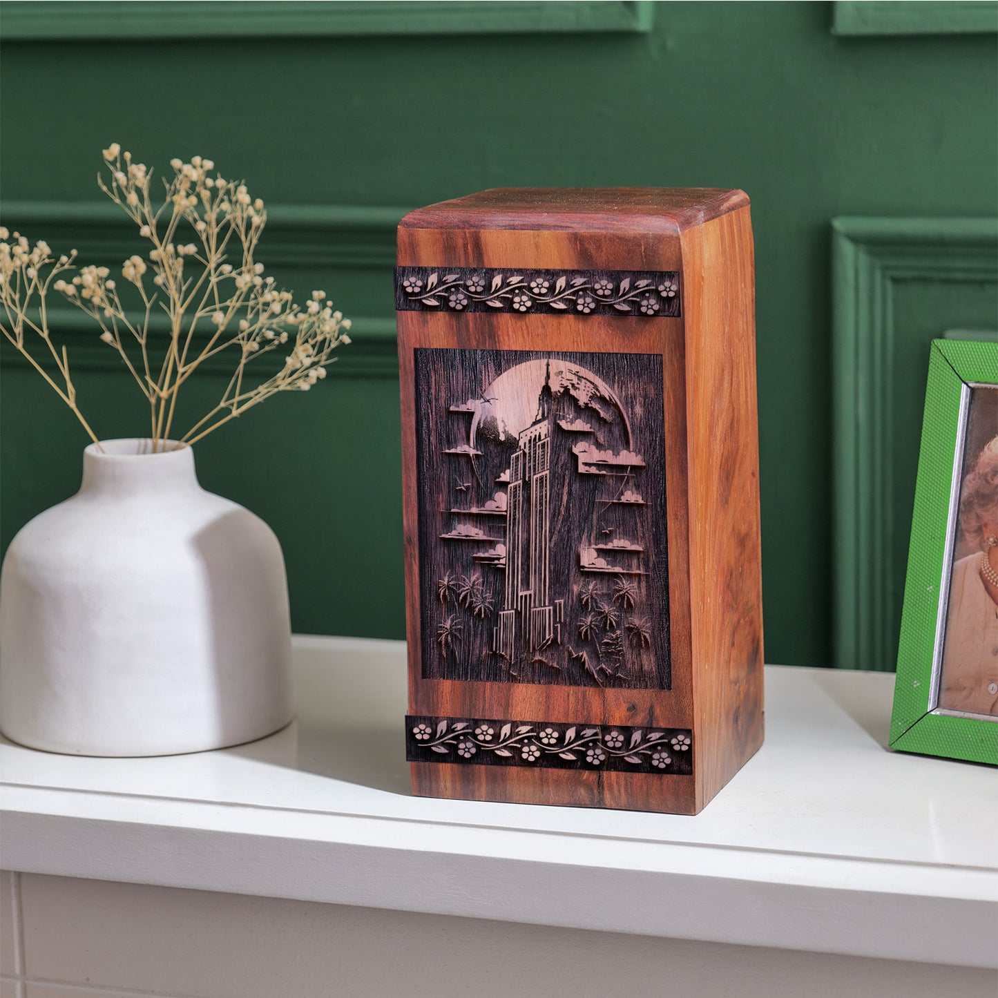 times square Urn Size 14 Inch 14”(H) x 7.5”(W) x 7.5”(L)