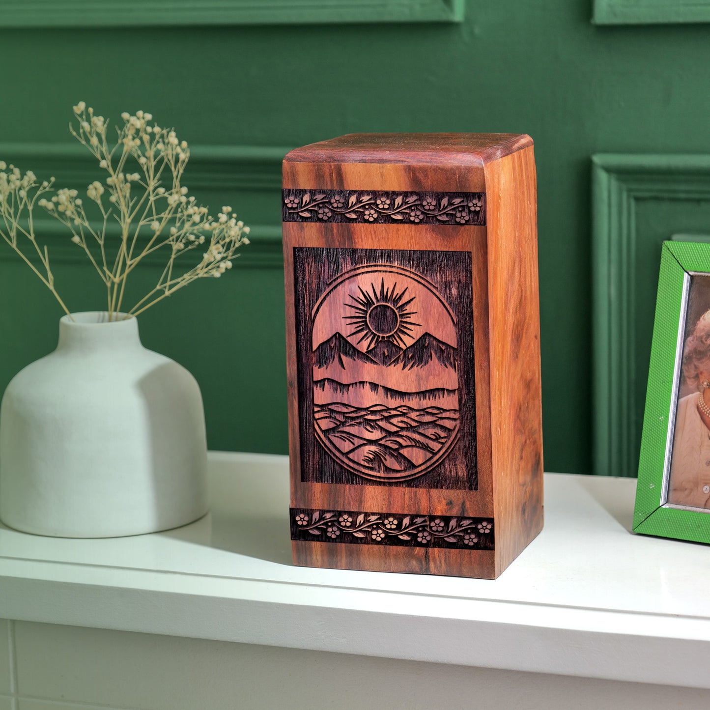 mountion Urn Size 14 Inch 14”(H) x 7.5”(W) x 7.5”(L)