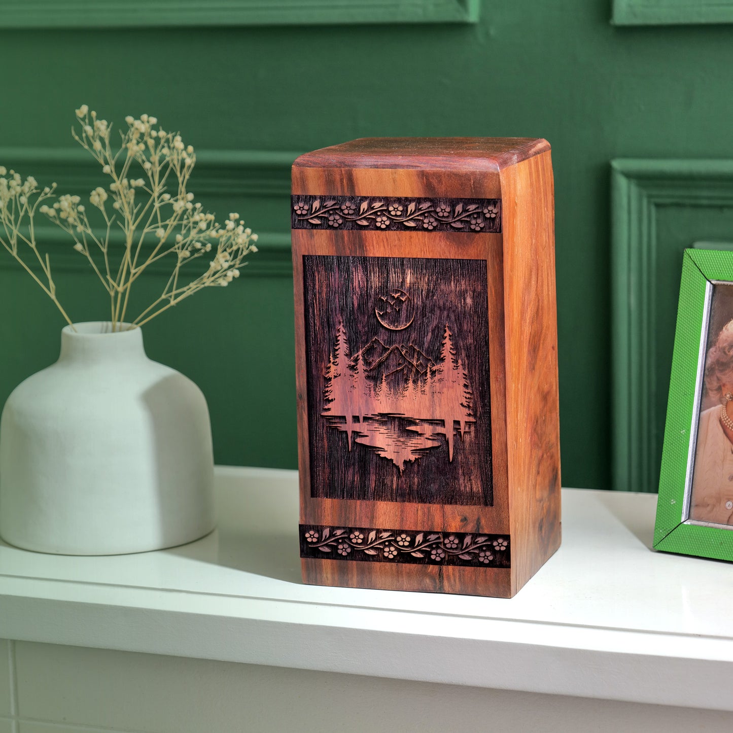 mountion Urn Size 14 Inch 14”(H) x 7.5”(W) x 7.5”(L)