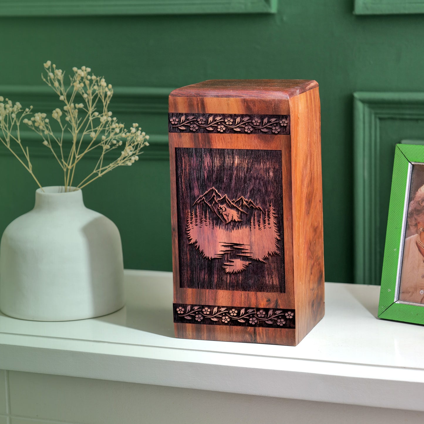 mountion Urn Size 14 Inch 14”(H) x 7.5”(W) x 7.5”(L)