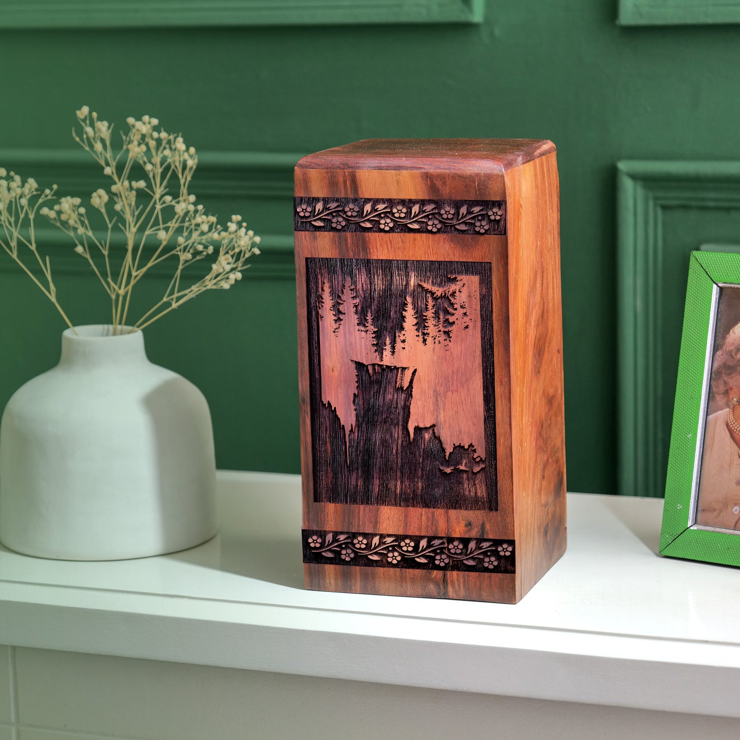 mountion Urn Size 14 Inch 14”(H) x 7.5”(W) x 7.5”(L)