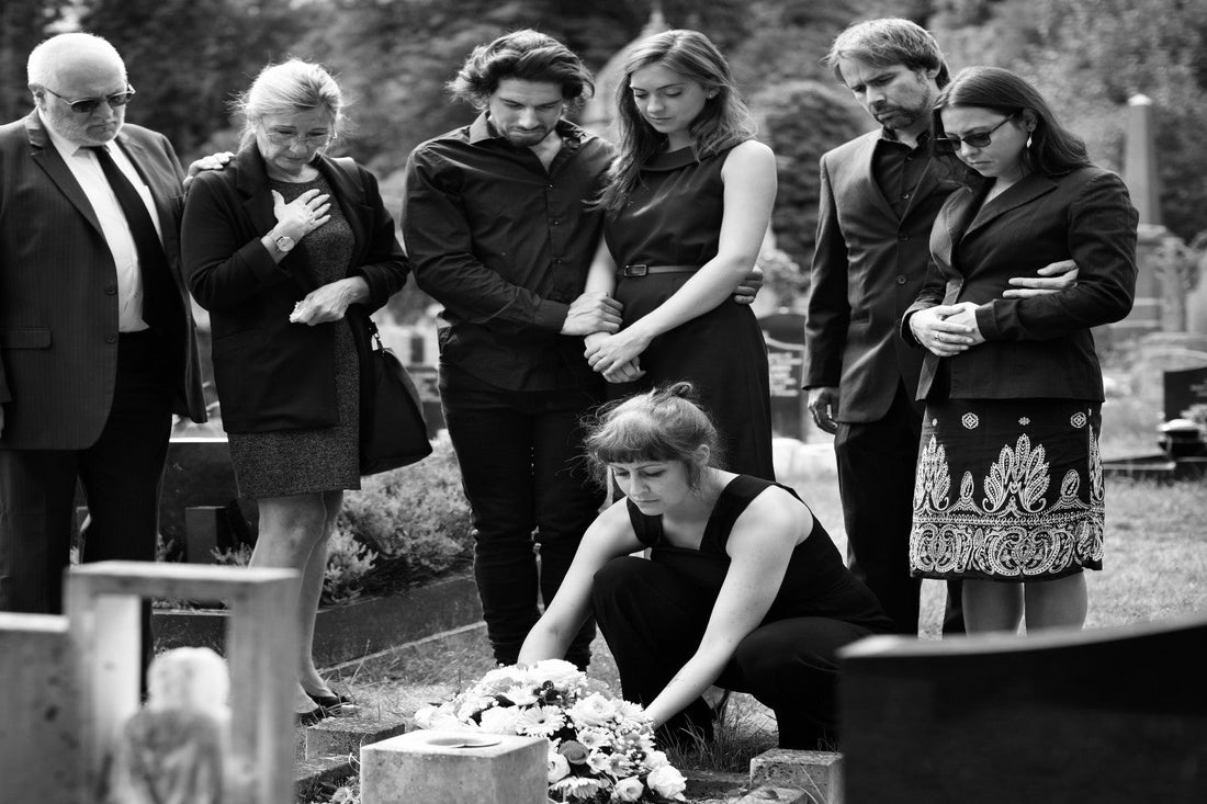 Types of Funeral Traditions in US: A Complete Guide to American Farewells