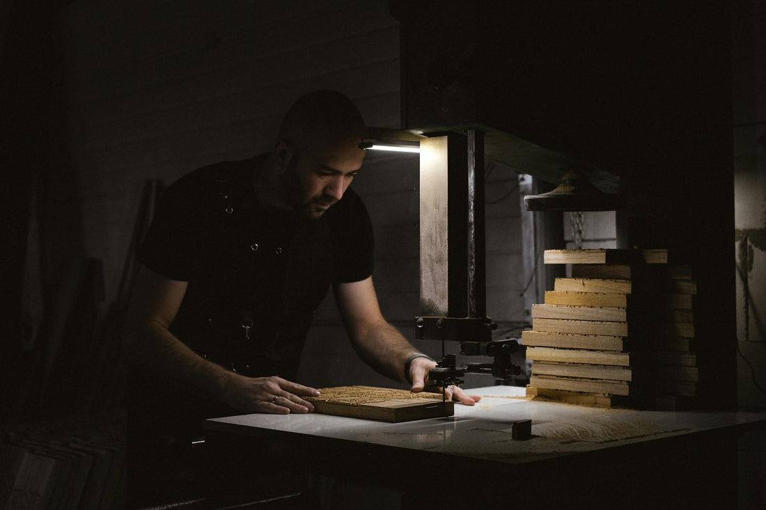 Handmade vs. Machine-Made Wooden Urns: What’s the Difference?