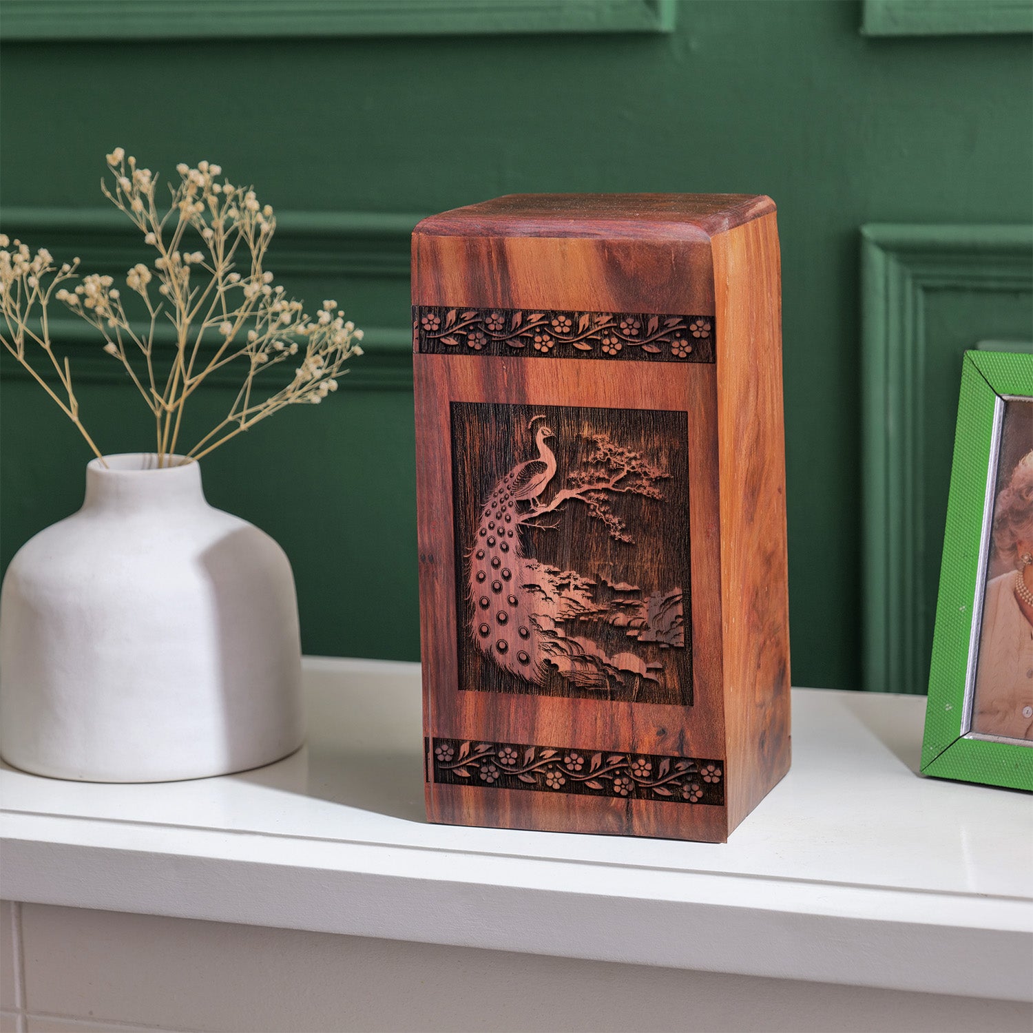 Tiger Urn Size 14 Inch 14”(H) x 7.5”(W) x 7.5”(L)