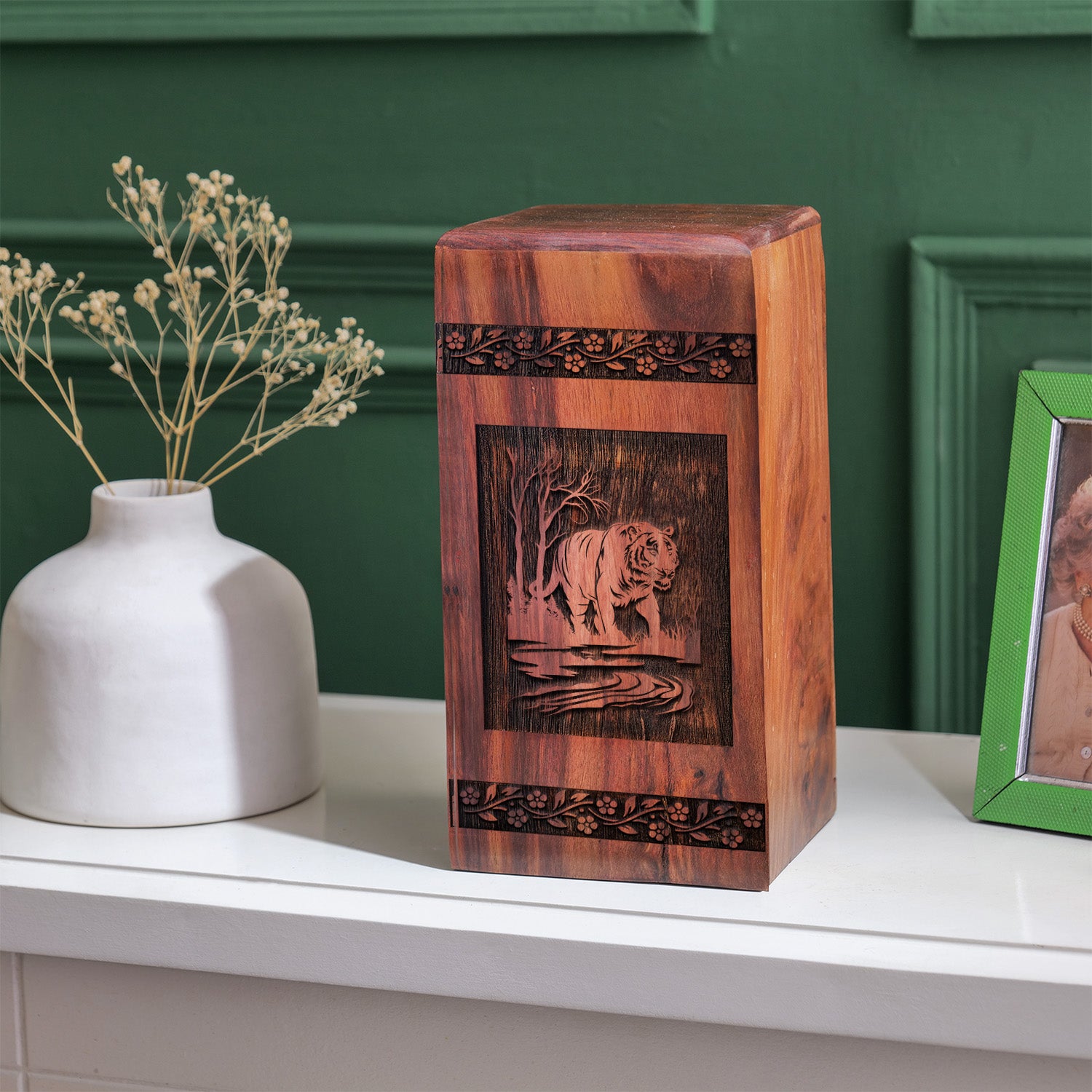Tiger Urn Size 14 Inch 14”(H) x 7.5”(W) x 7.5”(L)