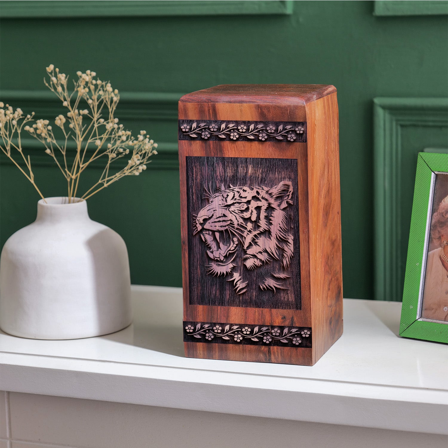 tiger Urn Size 14 Inch 14”(H) x 7.5”(W) x 7.5”(L)
