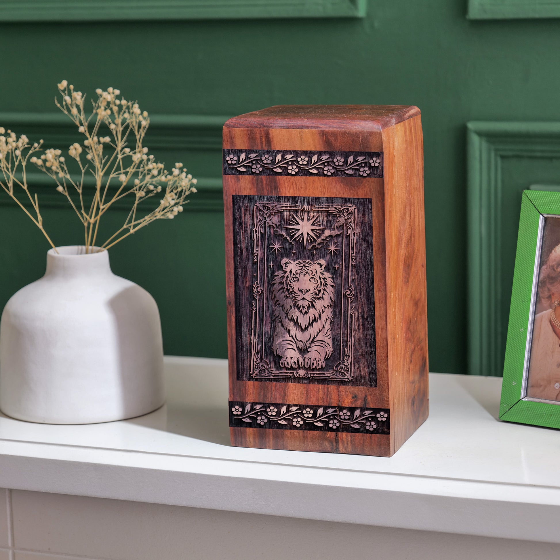 tiger Urn Size 14 Inch 14”(H) x 7.5”(W) x 7.5”(L)