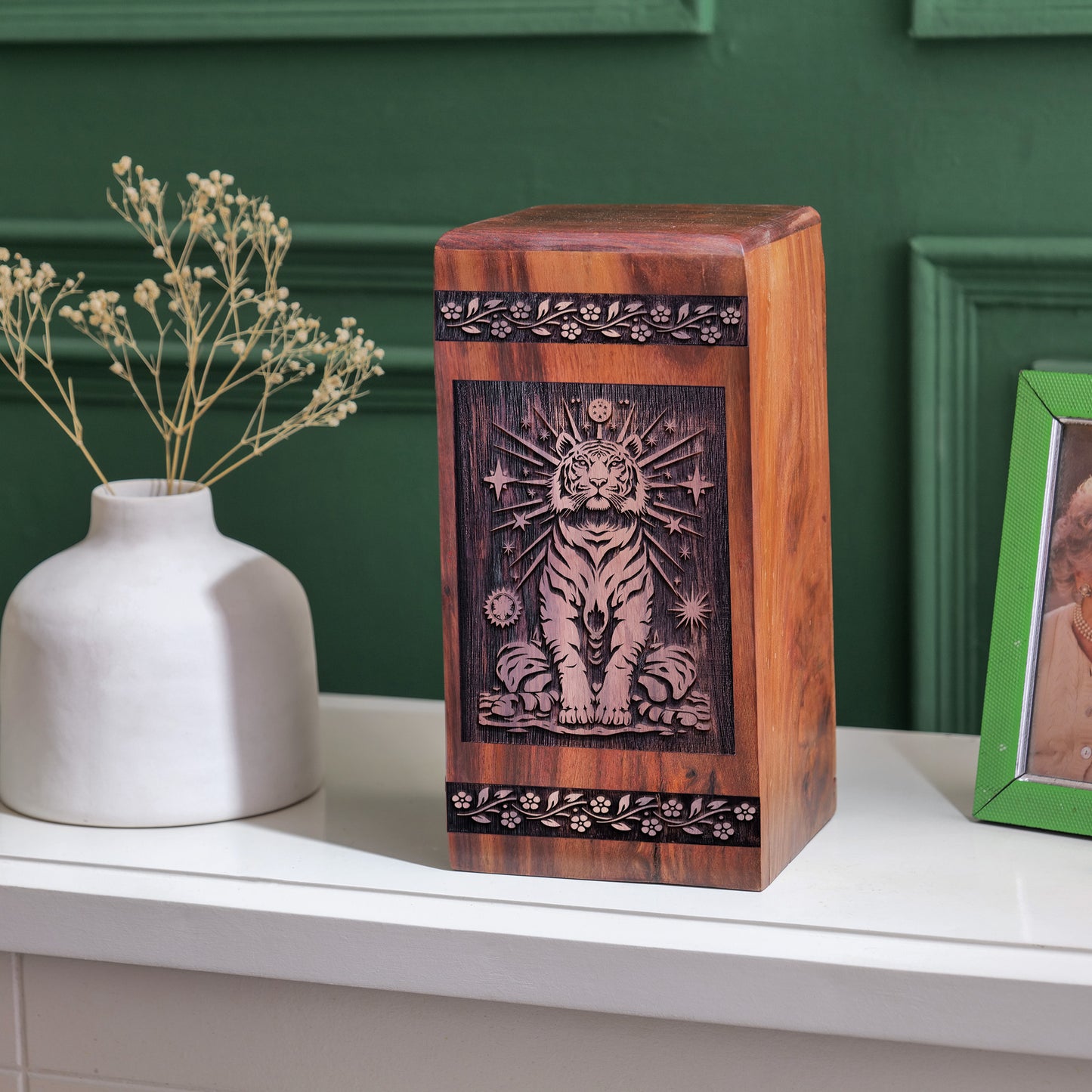 tiger Urn Size 14 Inch 14”(H) x 7.5”(W) x 7.5”(L)