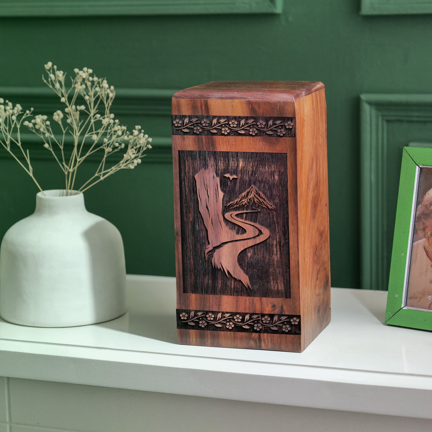 mountain Urn Size 14 Inch 14”(H) x 7.5”(W) x 7.5”(L)