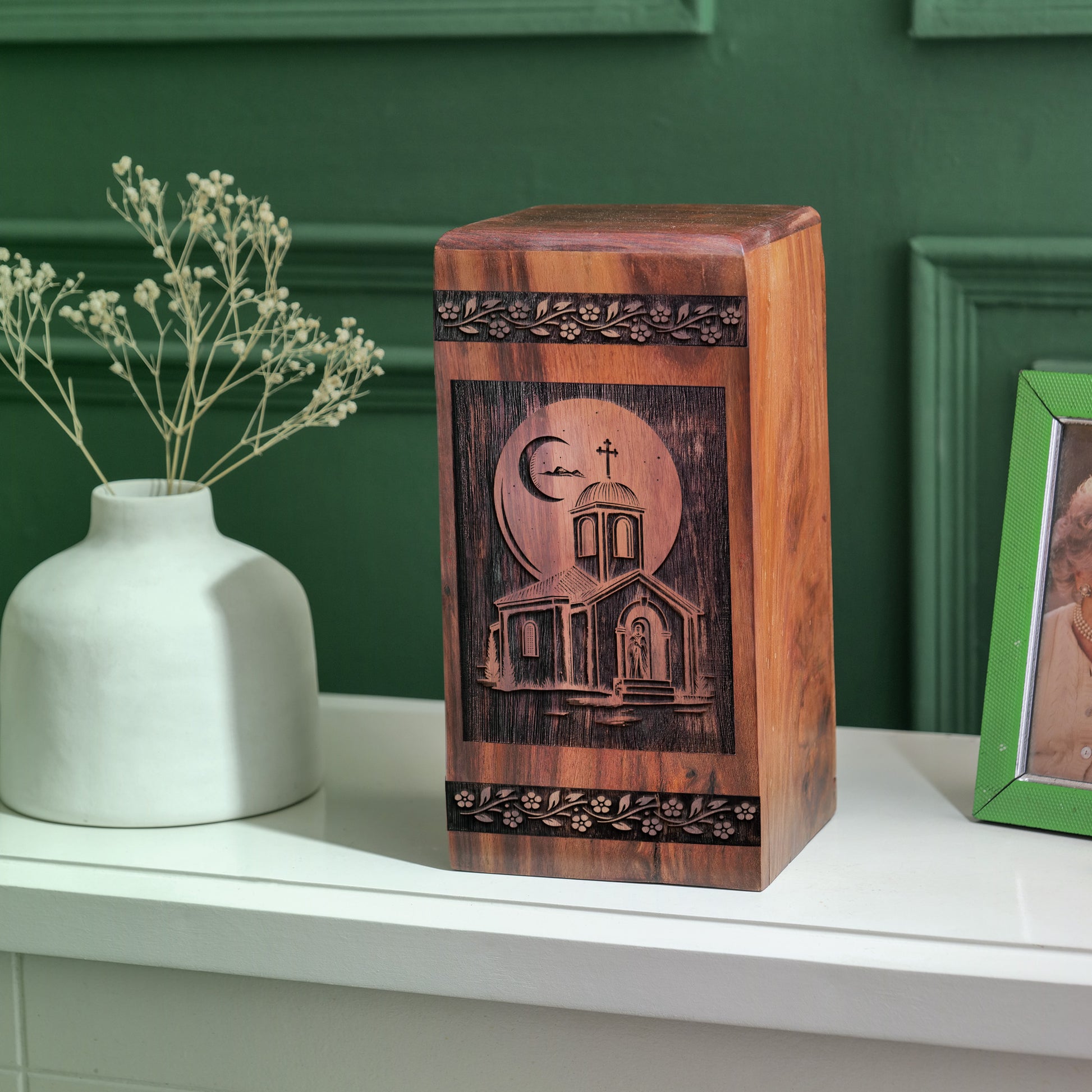 house Urn Size 14 Inch 14”(H) x 7.5”(W) x 7.5”(L)