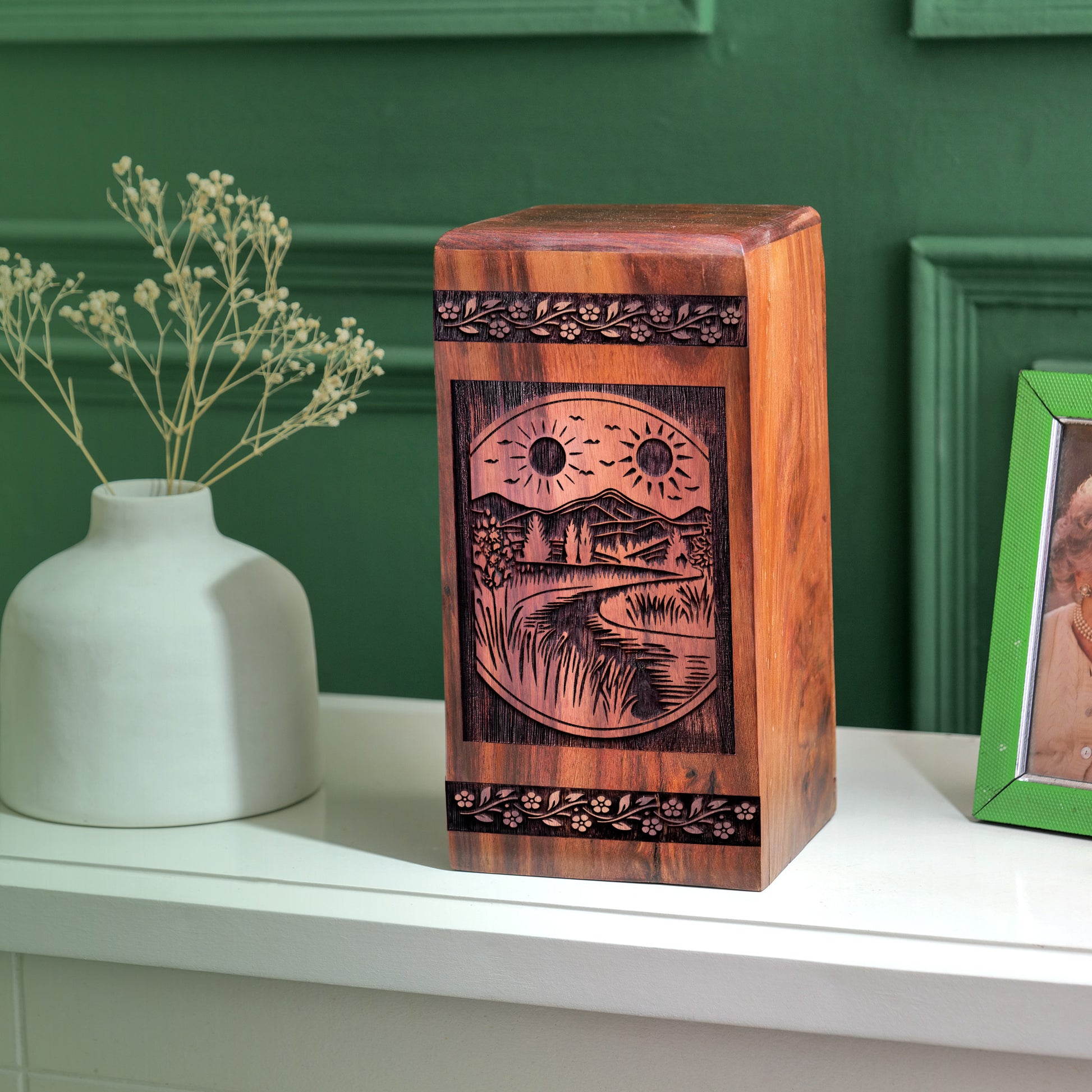 mountion Urn Size 14 Inch 14”(H) x 7.5”(W) x 7.5”(L)